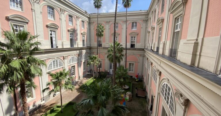 Destinazione donna: ricominciano a Napoli le visite guidate gratuite su itinerari al femminile